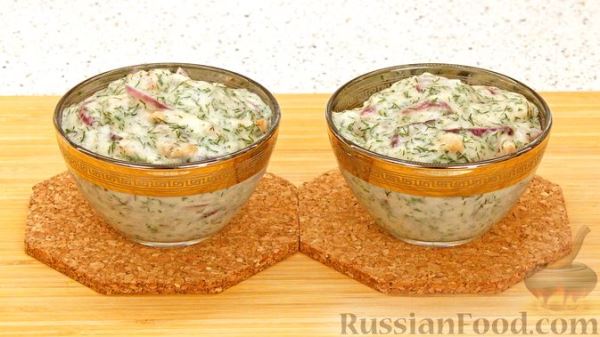 Манная каша с чесноком и укропом, или Курица в соусе по мотивам шкмерули