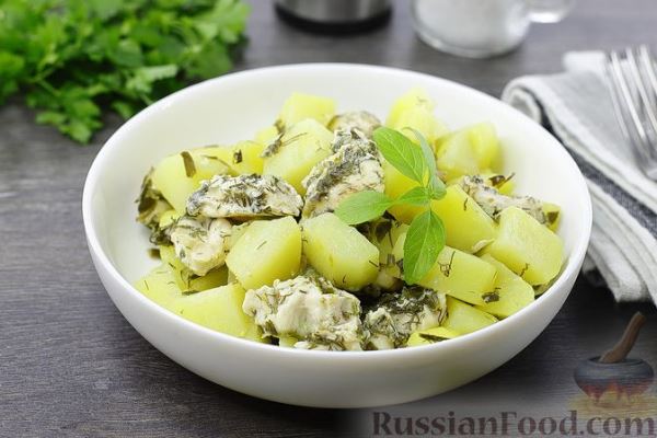 Молодой картофель, запечённый с курицей (в рукаве)