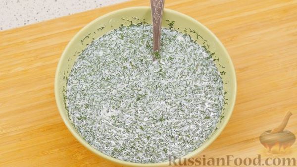 Манная каша с чесноком и укропом, или Курица в соусе по мотивам шкмерули