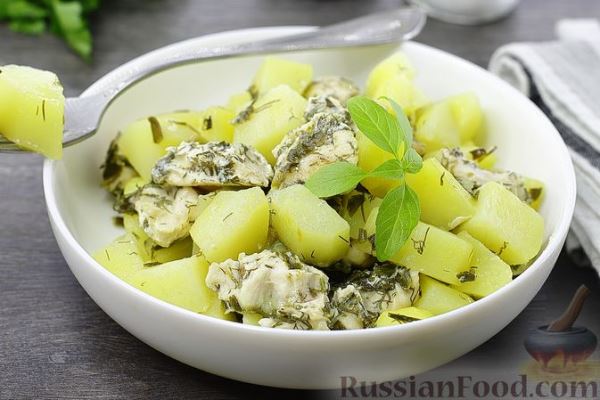 Молодой картофель, запечённый с курицей (в рукаве)